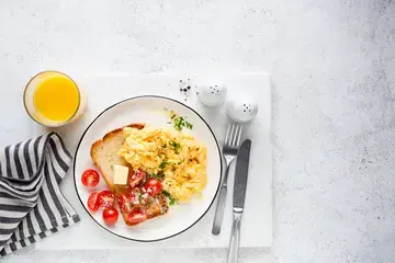 scrambled egg with cheese