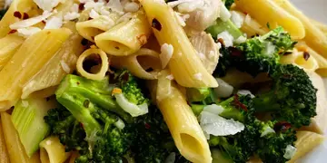 Creamy Chicken &amp; Broccoli Pasta