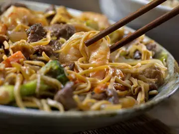 Shrimp Noodle Stir Fry