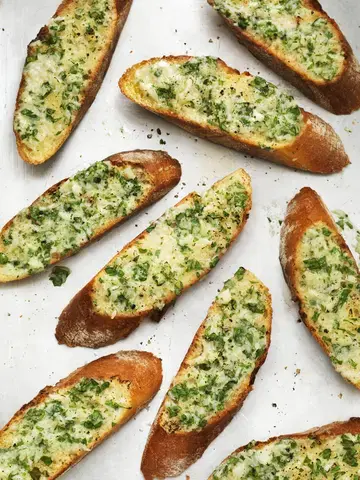 chili garlic toast sticks