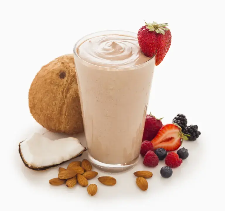 almond and berry smoothie