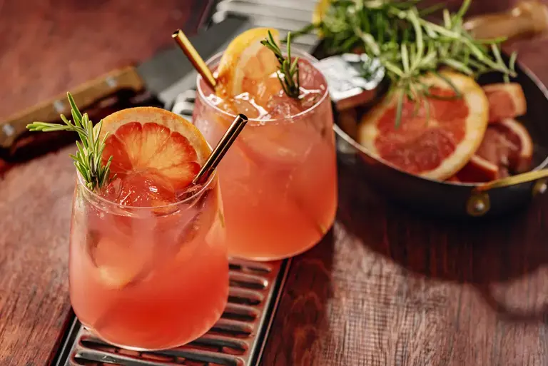 rosemary and grapefruit mocktail